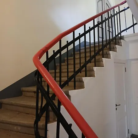 Parlament Lägenhetshotell 3*