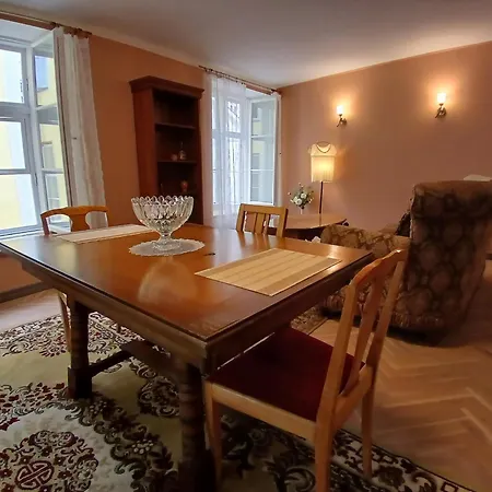 Lägenhetshotell Parlament 3*