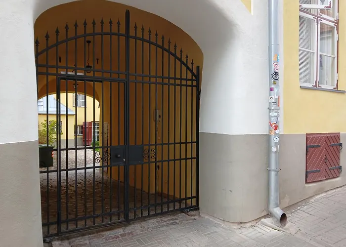 Aparthotel Parlament 3*