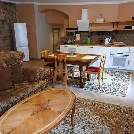 Parlament Aparthotel Reval