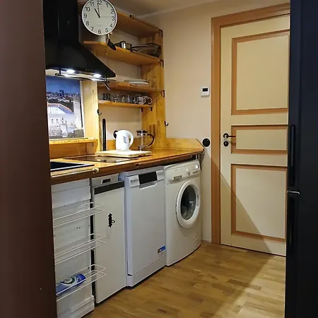 Aparthotel Parlament 3*