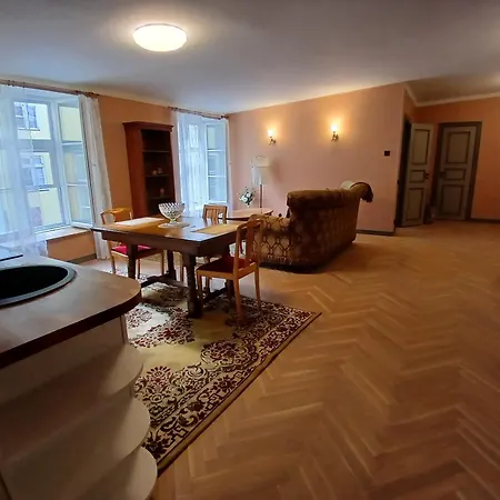 Aparthotel Parlament Reval